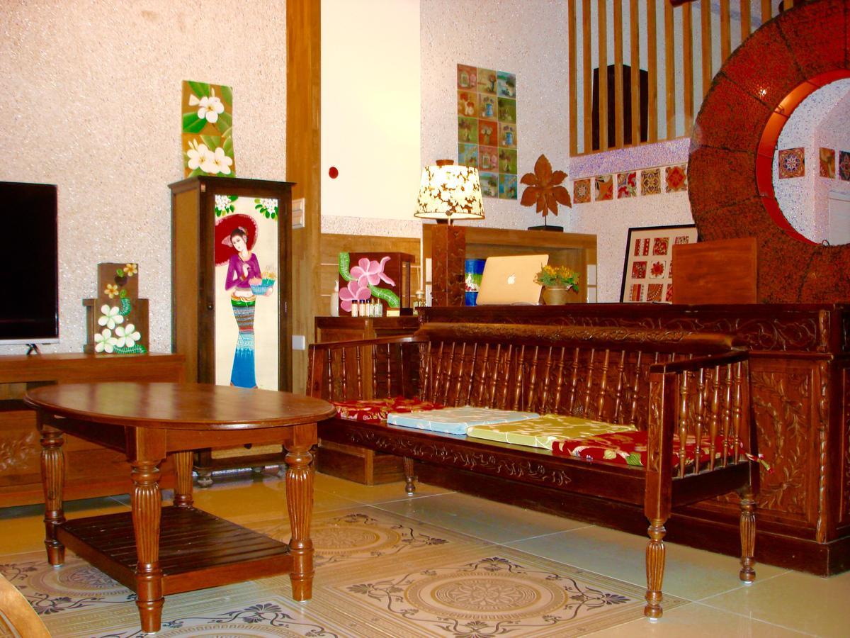 Home & Teak Homestay Jinning Buitenkant foto